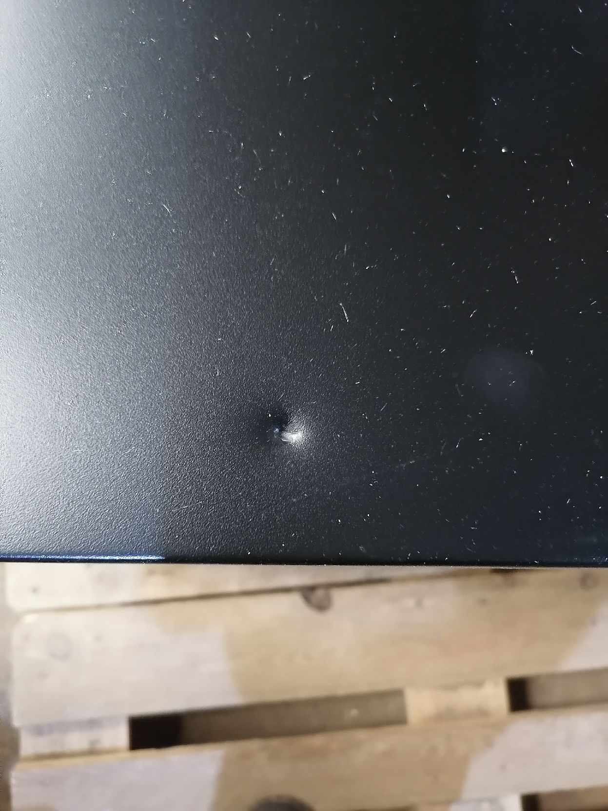 Винный шкаф Hurakan HKN-WNC69TD выставочный (218442)