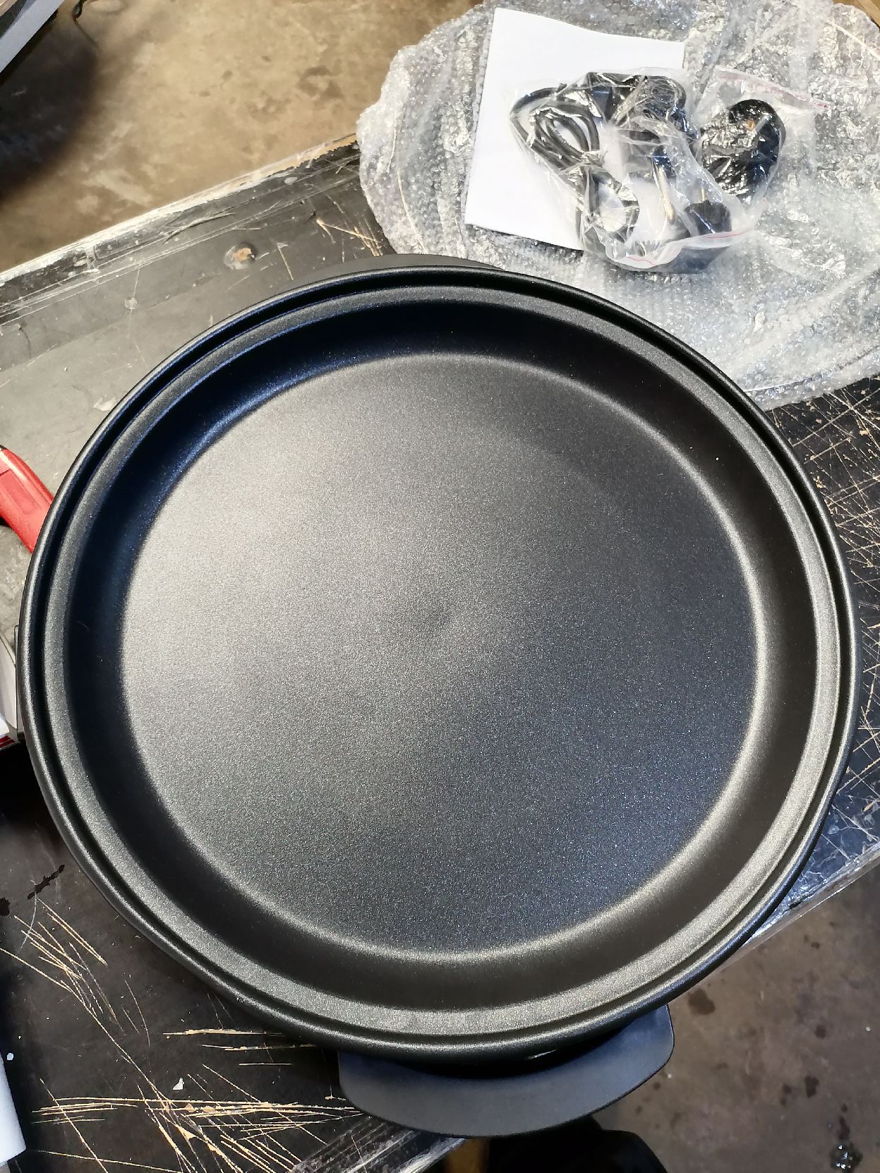 Сковорода электрическая Hurakan HKN-FPE42 выставочный (280619)